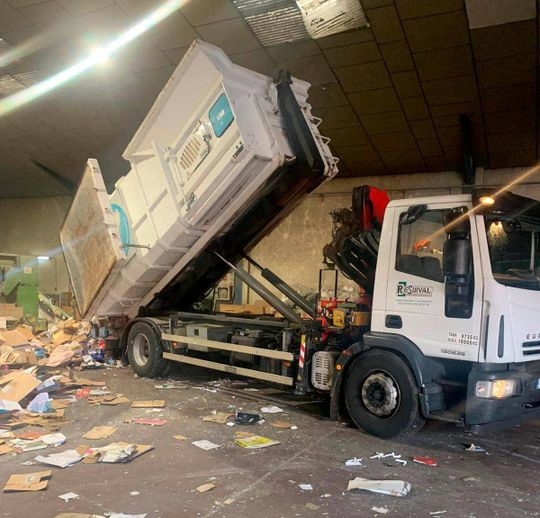 Hnos. Gonzalez Recuperación De Papel S.L. camion 